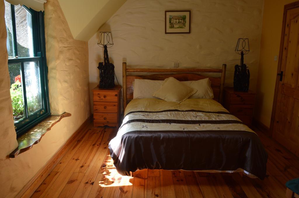 Lissyclearig Thatched Cottage Kenmare Kültér fotó